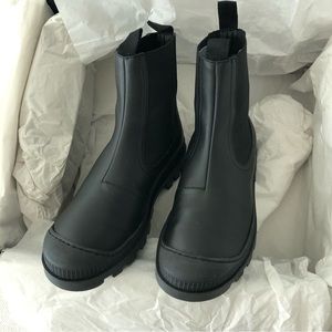 Loewe Chelsea boots